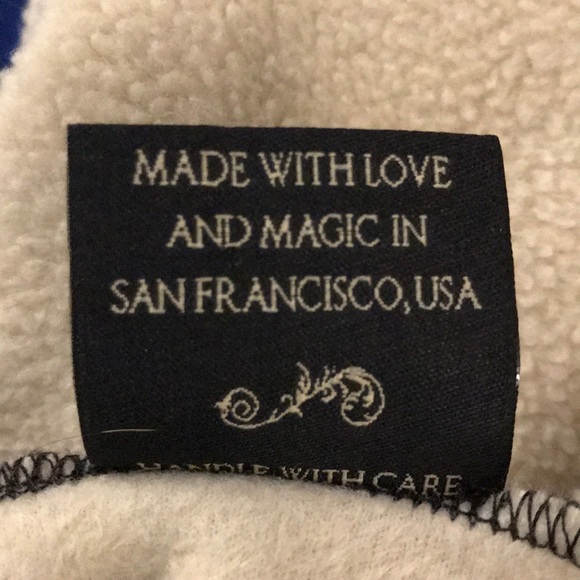 Minerva’s Antennae soft shall wrap in cream - Picture 6 of 7